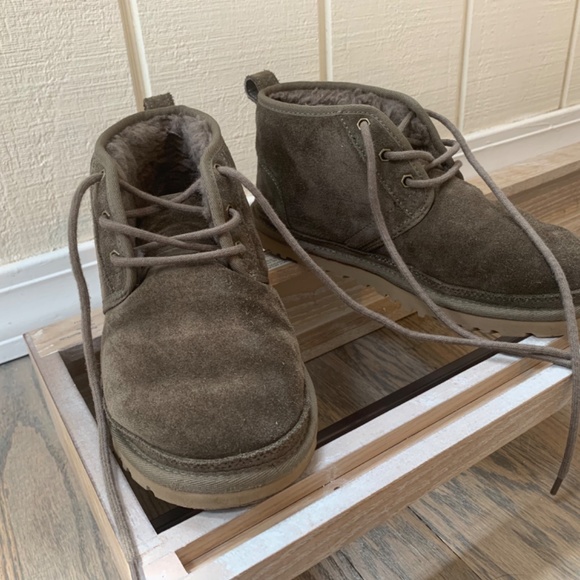 UGG Neumel Boots - Picture 3 of 4